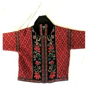 Icelandic design zip-up sweater